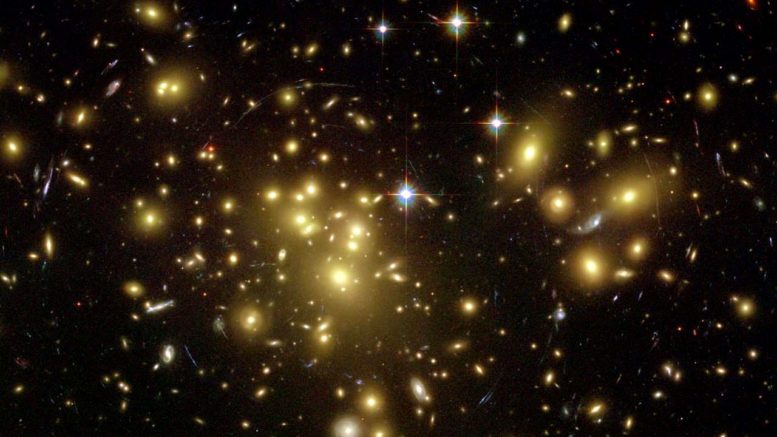 Galaxy Cluster Apparent Magnitude